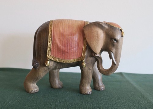 Stattlicher elefant wie neu - elefant,,