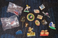 16 Pins Anstecker Sammlung