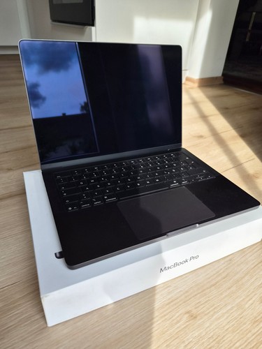 Apple macbook pro - apple,