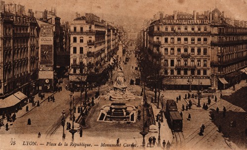 Lyon place la republique - place,