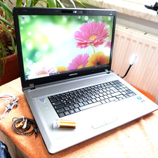 Medion P8612 XXL Kino 18 Zoll HDP l 8GB RAM NEU l SSD Windows 10 Pro 2x GeForce