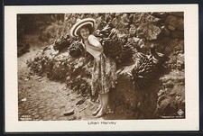 Ansichtskarte Schauspielerin Lilian Harvey als Bananenträgerin 