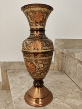 Kupfervase mit Blumenmotiv ca