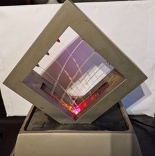 Zimmerbrunnen mit Beleuchtung 18x23cm mit Metalsockel 3 farbige LED