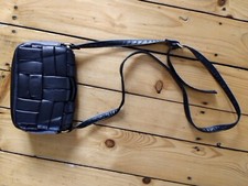 Handtasche Damen Schwarz Geflochten Primark