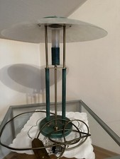 Tisch und Stehlampe von Scher 