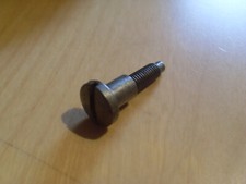 Einstellschraube für Ölpumpe