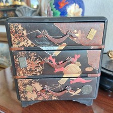 Lackschränkchen Japan Um 1900