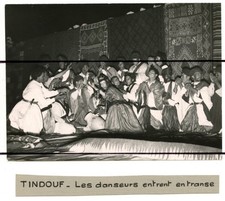 FOTOGRAFIE ALGERIEN TINDOUF Die Tänzerinnen treten in Transe Foto RICHARD