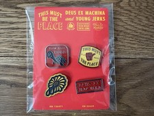 DEUS EX MACHINA  Anstecker