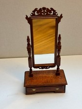 Mini Mundus Chippendale Standspiegel mit Schublade – braun – sehr guter Zustand