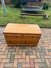 50 Jahre alte Holztruhe für Liebhaber oder Restaurator