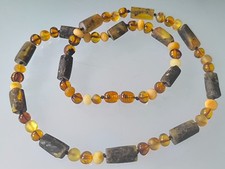 Bernstein Kette aus