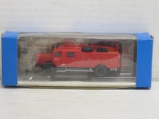 Mercedes-Benz LF 25 Feuerwehr Stadt Salzburg in rot Box Roco 1341 1:87