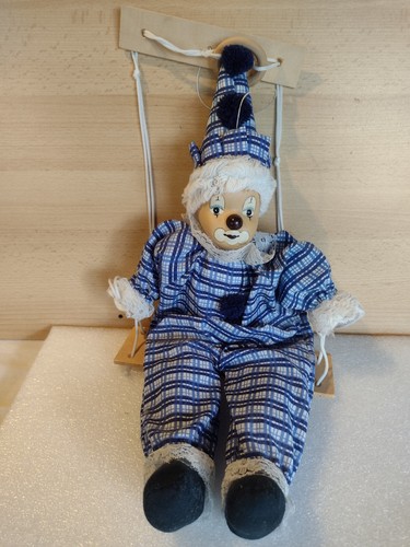 Clown auf schaukel - schaukel, höhe