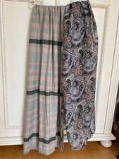 NEU! Kuscheliger Schal und schönes Tuch Stola mit Silberfäden Grau Rosa