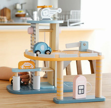 Kinder Holzspielzeug Auto Parkgarage Parkhaus Tankstelle Waschanlage & Aufzug