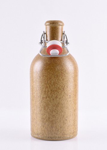 Tonflasche mit