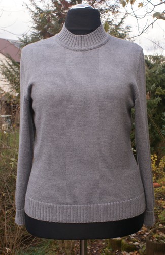 Handgestrickter pullover aus - pullover,