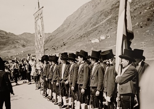 Galtür 1957 prozession - galtür, gruppe