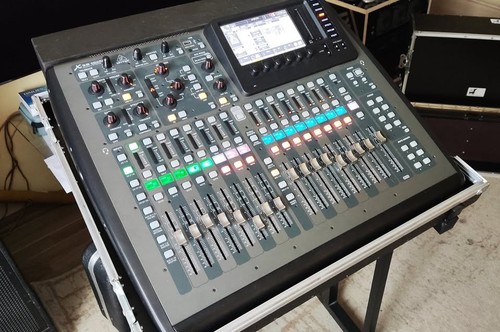 Behringer x32 compact - behringer, +