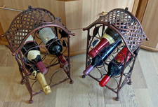 1 dekoratives Weinregal aus Metall -Platz für je 7 Flaschen mit schönes Design