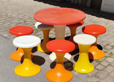 DDR Sitzgruppe Tisch Hocker