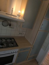 Küchenzeile mit E-Geräten