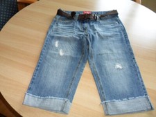 Capri-Jeans mit Rissen Gr. 40 NEU