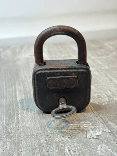 Antikes vorhängeschloss mit - antikes,