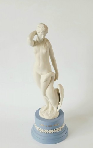 Wedgwood blue jasperware figur - jasperware,