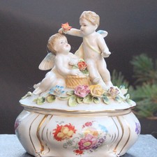 Antike Schale mit Putten Engel