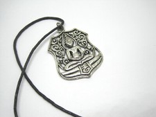 Buddha am Band Buddhaanhänger ca. 45 mm aus silberfarbenen Metall Meditation