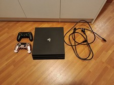 PS4 Pro 1 TB mit 2 Controllern