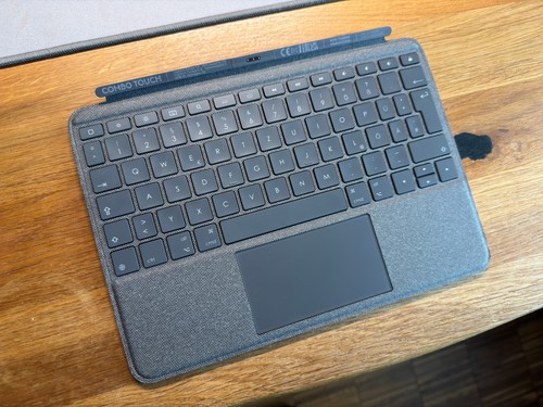 Logitech combo touch ipad - logitech,