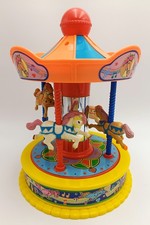 Buntes Pferde-Karussell mit