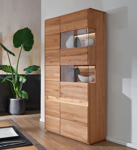 Vitrine rechts