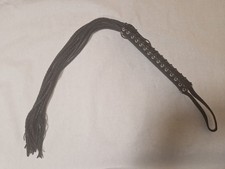 Peitsche mit Flechtriemen -
