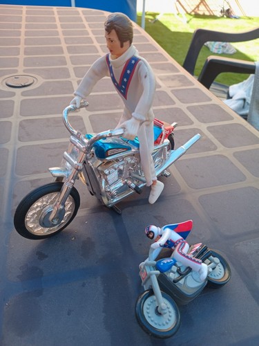 Evel knievel on - evel:,