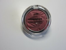 p2 LUMINOUS SHINE Eyeshadow