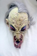 Halloweenmaske mit grauen Haaren- Karnevalsmaske - Totenschädel - Licht-DEFEKT!!