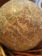 Deko Kugel Glas Mosaik mit Weidenkranz