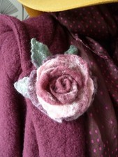 Filzbrosche Filzrose Kleider Schmuck Handarbeit Merinowolle Unikat