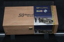 Mercedes Benz 300 SE „50 Years of Revell“ incl. 2 Figuren in 1:18 limitiert.