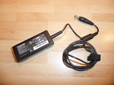 Netzteil Netzgerät AC DC Adapter Toshiba Model PA3743E-1AC3  19V - 1,58A - 30W