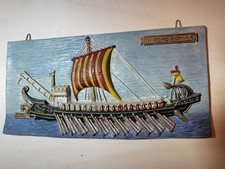 Reliefbild Eisenguss "Trireme Romana", handbemalt, ca. 1960er Jahre