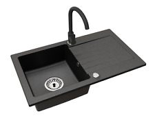 Schwarz gesprenkeltes