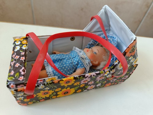 Tragekorb mit puppe vintage - tragekorb,