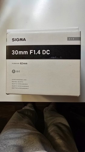 Sigma 30mm dc - sigma, hsm