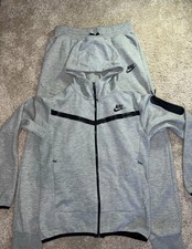 Nike Tech Fleece, Grau